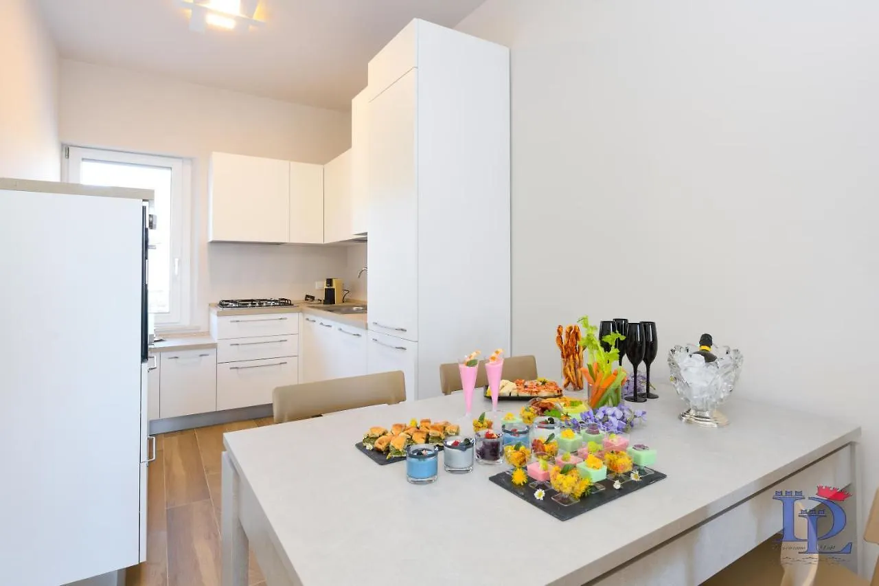Desenzanoloft Official Partner Marriott Homes & Villas - Cappuccino Apartment Desenzano del Garda 0*,  Italie